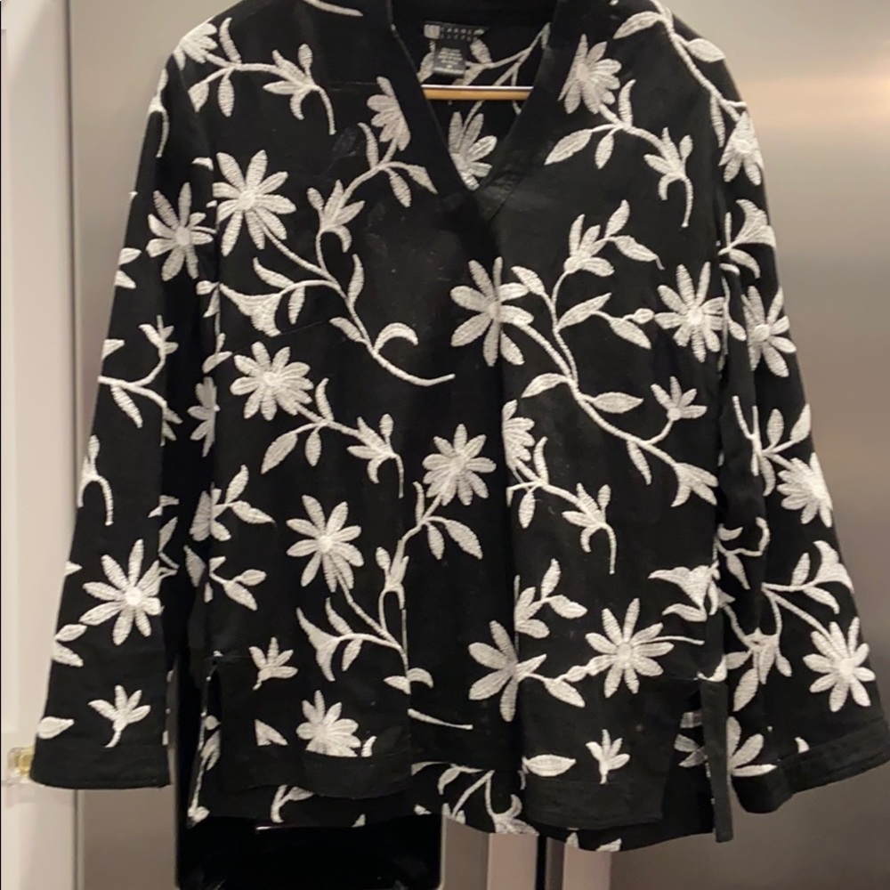 Carole Little Black and White Tunic. Size M